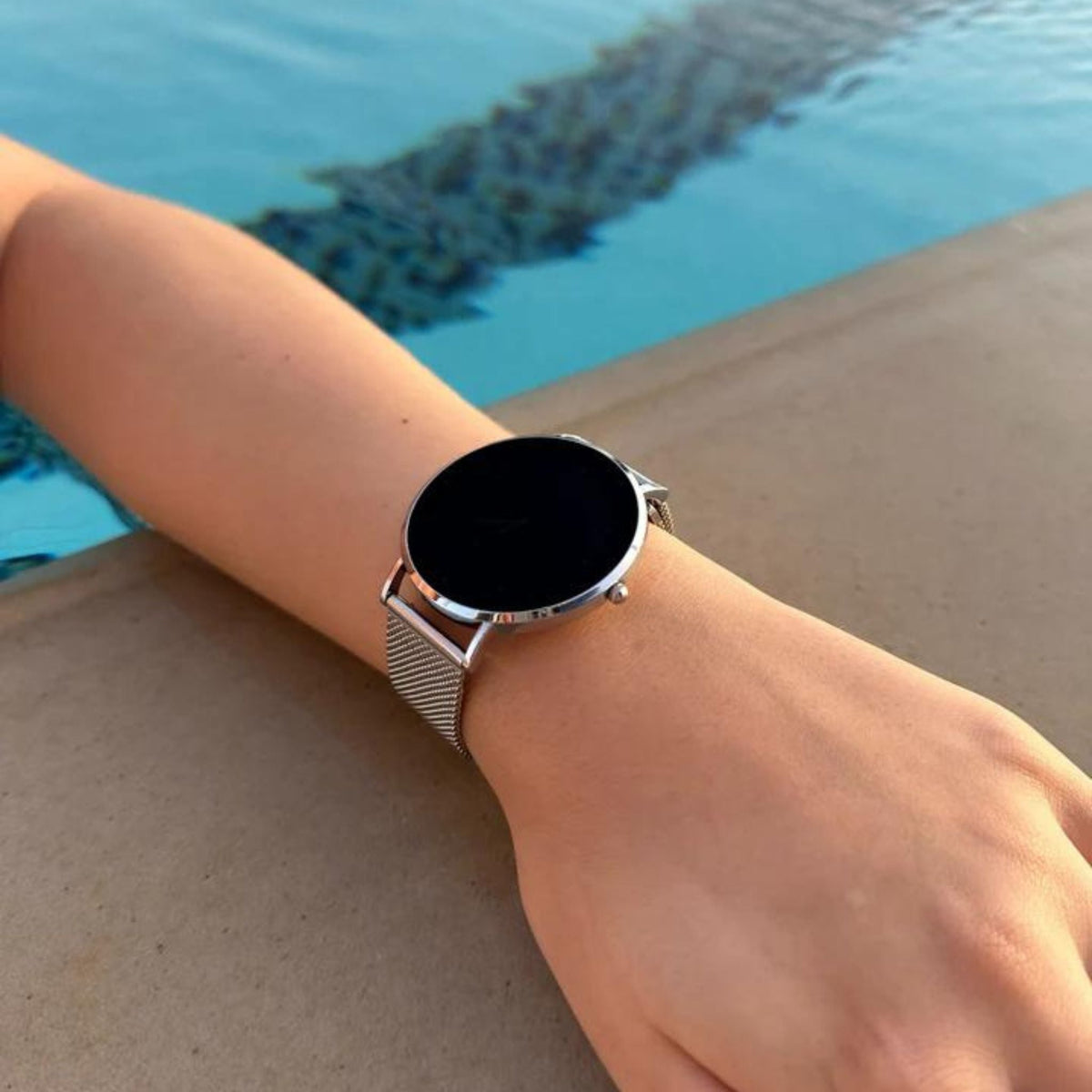 Aura Luxhers™ – Smart Elegance Watch